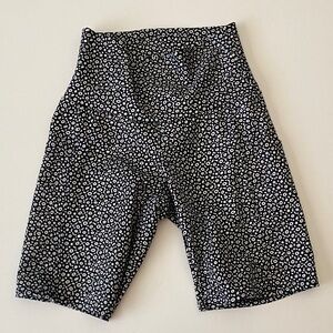 Waterlust spotted eagle ray bike shorts black white XS recycled plastic